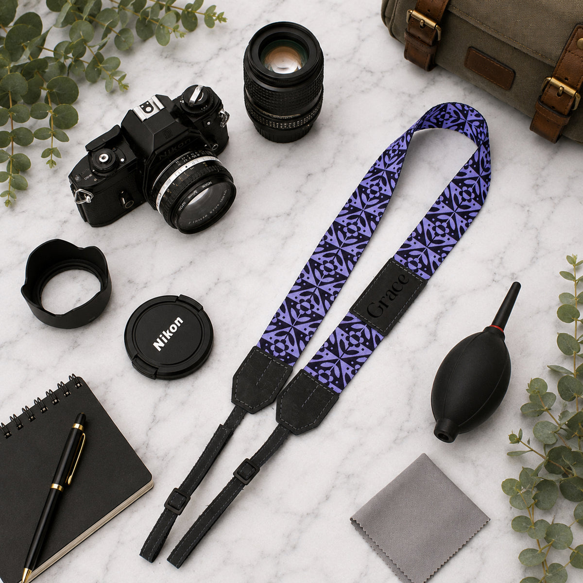 Personalized leather camera strap – pattern variant #3 detail